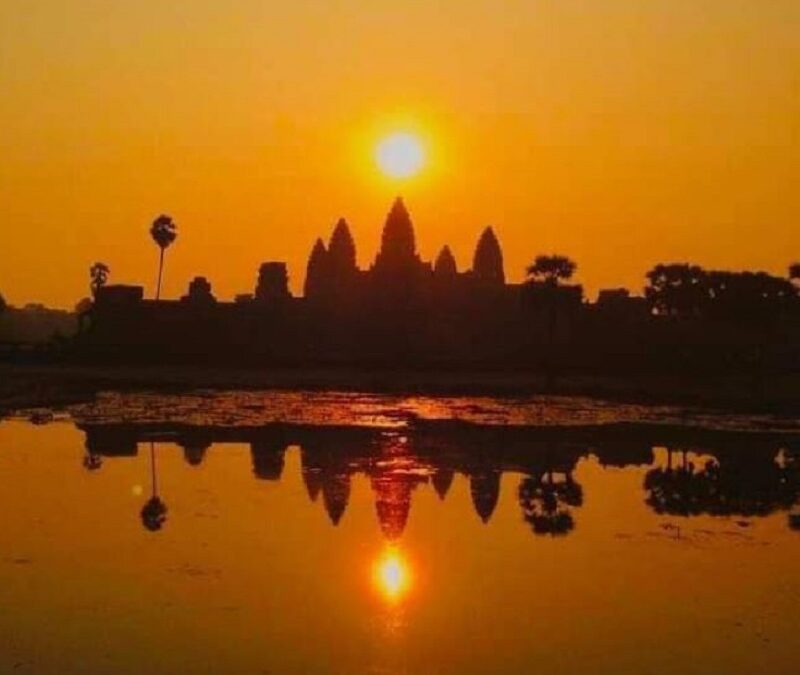 【D1】アンコールワット朝日鑑賞貸し切りツアー
